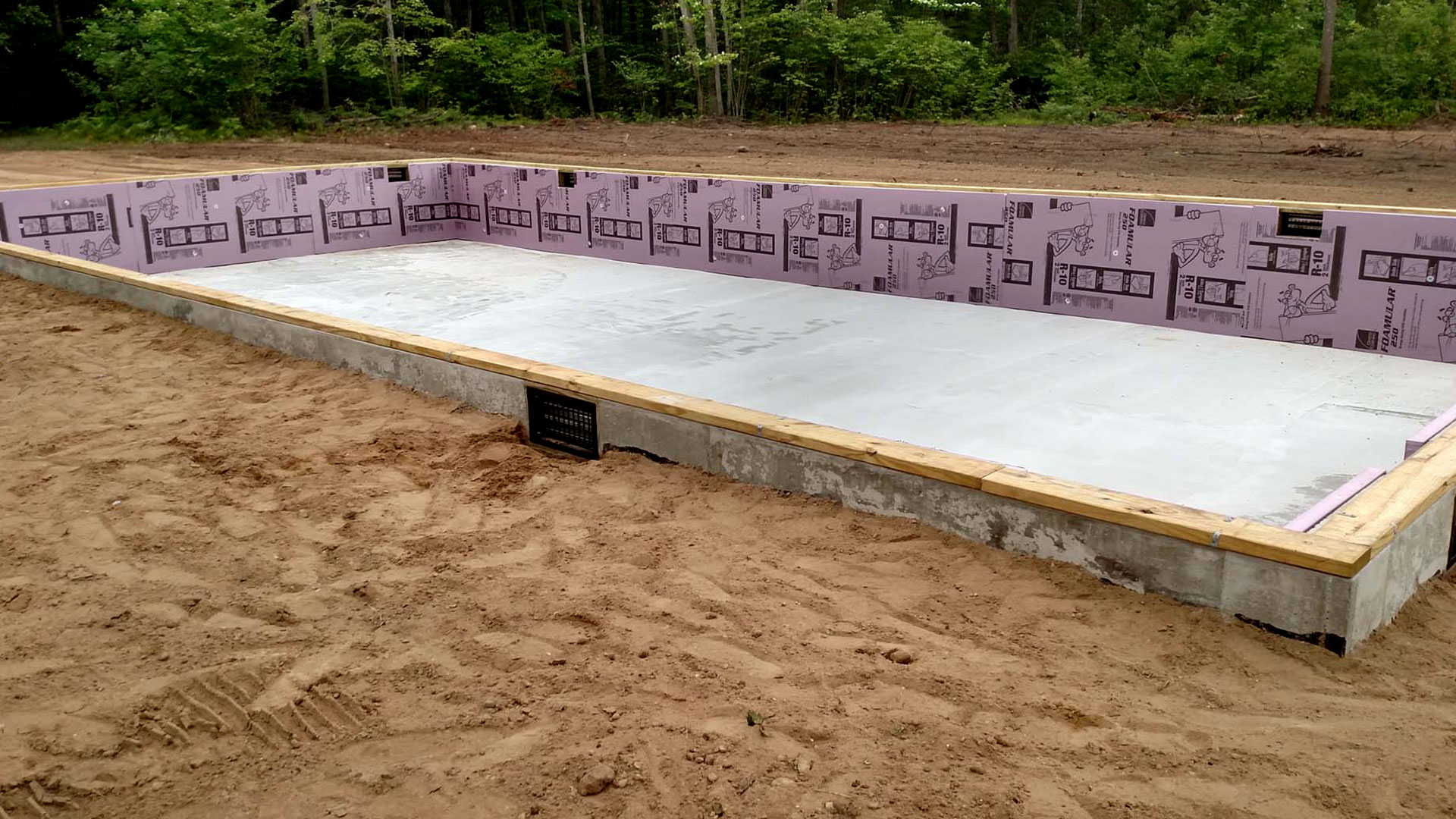 R And J Construction LLC: Foundation Contractor, Concrete Contractors and Retaining Walls in Grayling, Traverse City and Midland